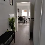 The Guenz Homes 2 דירה